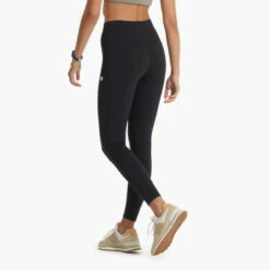 VUORI DAILY LEGGING (VW323) -surf sale shop VW323BLK 02308 CO22 1200x crop center.jpg 69558.1686065749