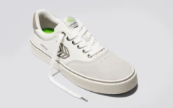 CARIUMA NAIOCA PRO VINTAGE WHITE WOMEN'S SHOE -surf sale shop naioca skate off white vintage grey logo sneaker.feature 1 d04c9131 89f2 4499 a0df 5501f373b404 26826.1674596497